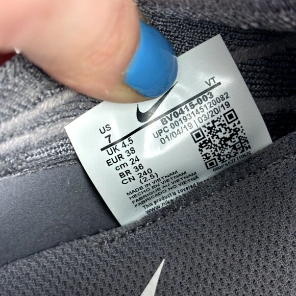 Nike Epic Phantom React Flyknit Sneakers Gray 7 - Picture 2 of 10
